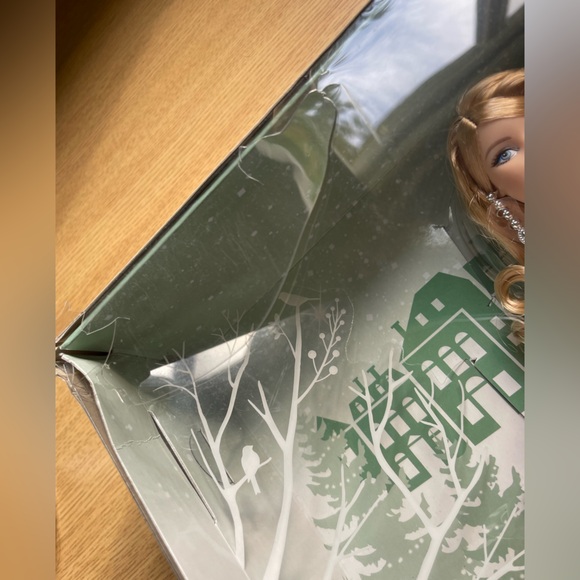 2015 holiday Barbie - Picture 3 of 3